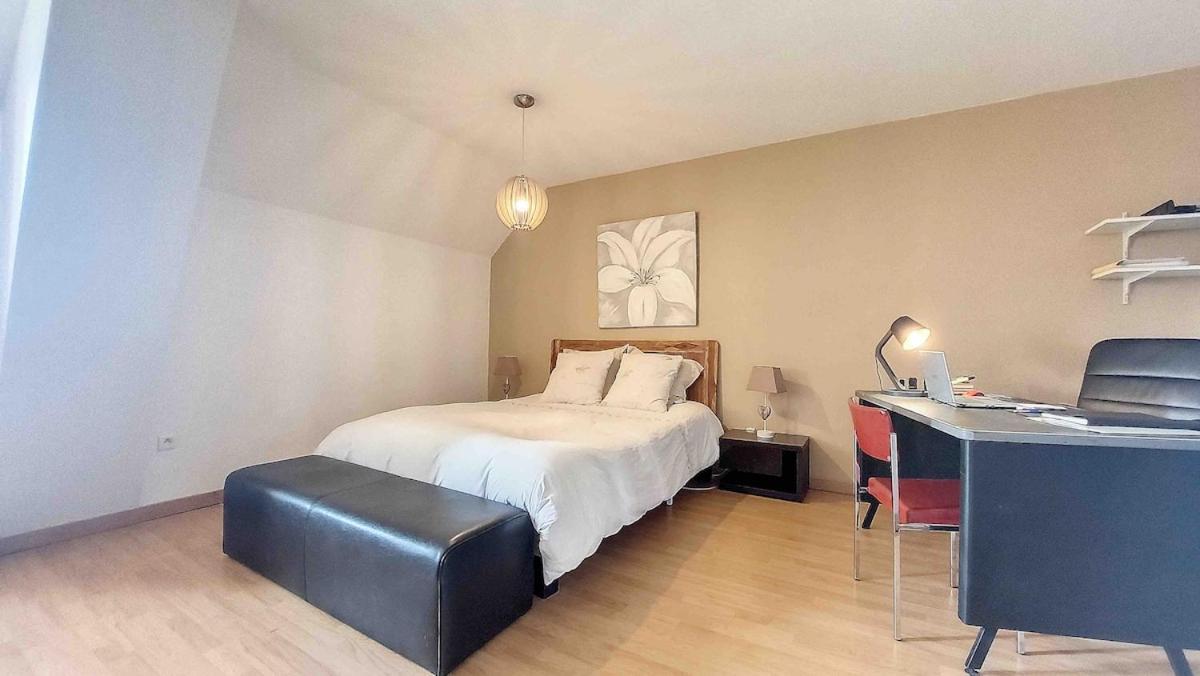 Le Retro Champlay Villa Exteriör bild