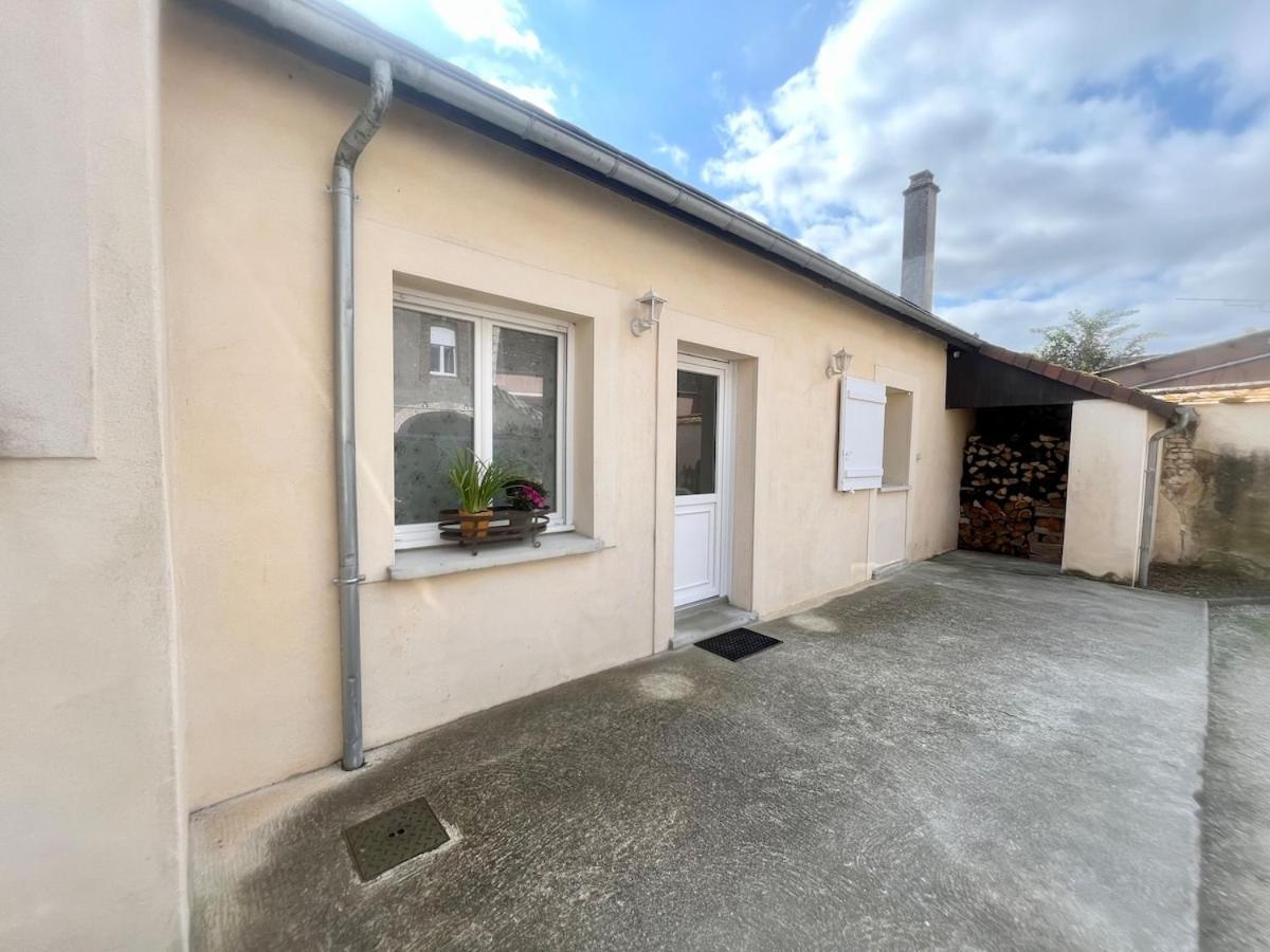 Le Retro Champlay Villa Exteriör bild