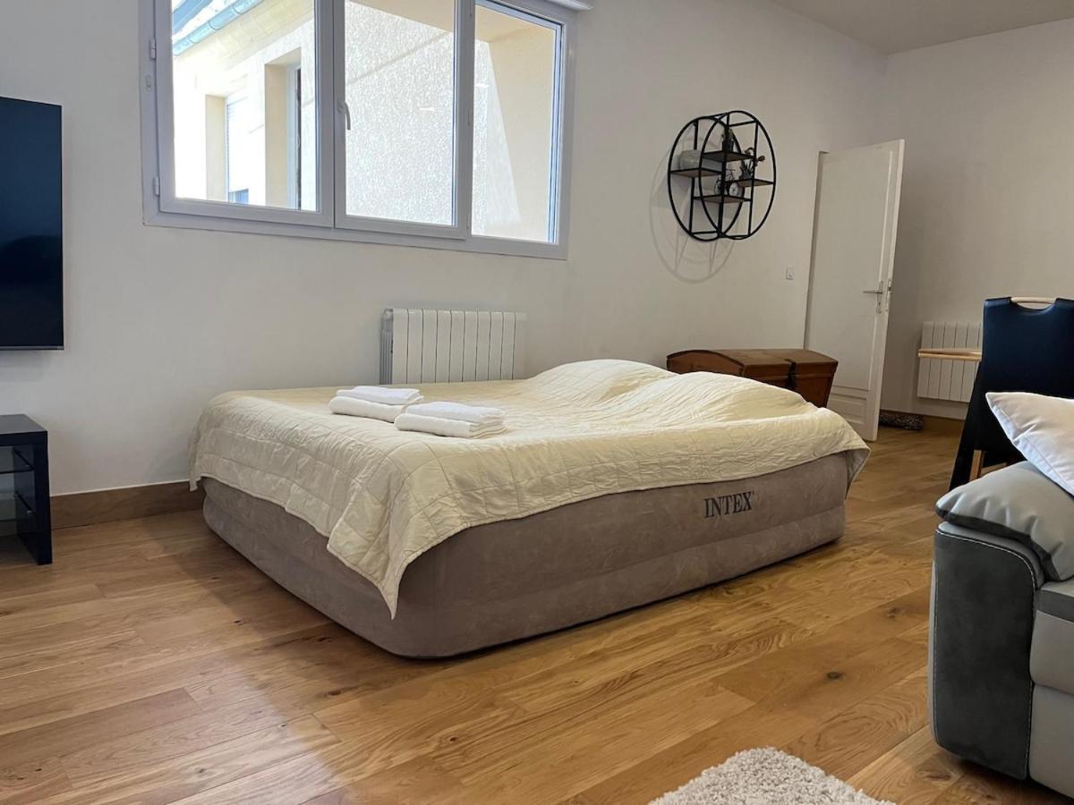 Le Retro Champlay Villa Exteriör bild