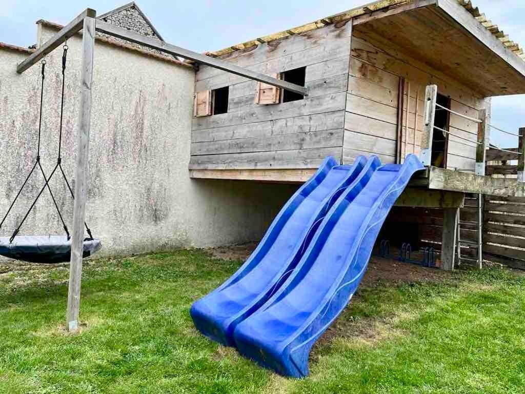 Le Retro Champlay Villa Exteriör bild