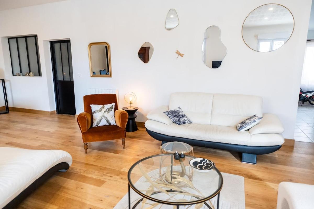 Le Retro Champlay Villa Exteriör bild